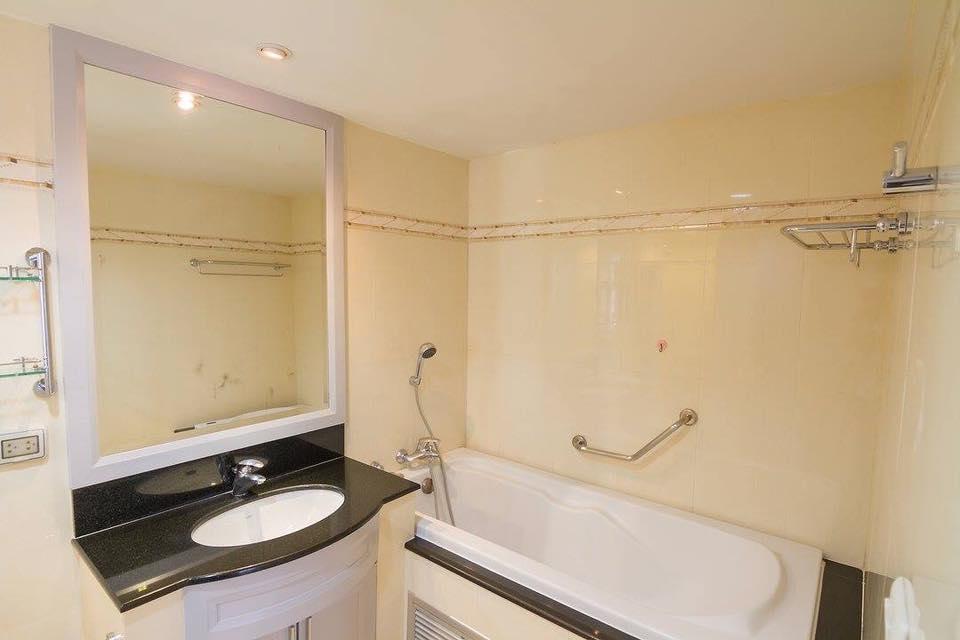 Antique Palace Apartment Bangkok Ngoại thất bức ảnh